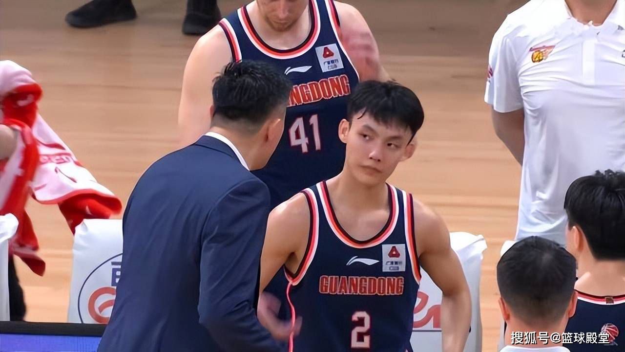新任的掌门人沃尔特;哈马达只在电影圈里混迹了不到20年时间，而且一直以来都是一位恐怖片的制片人